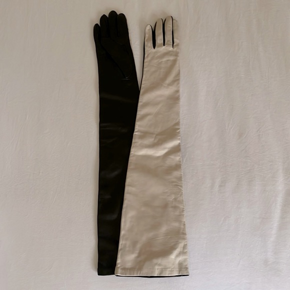 Diane Von Furstenberg - Opera Length Two Tone Black/Cream Leather Gloves, Size 7 - Picture 1 of 2